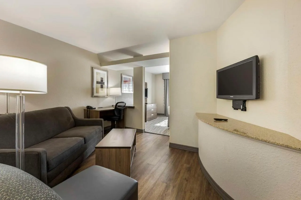 Best Western Plus Nashville Airport Hotel - BNA